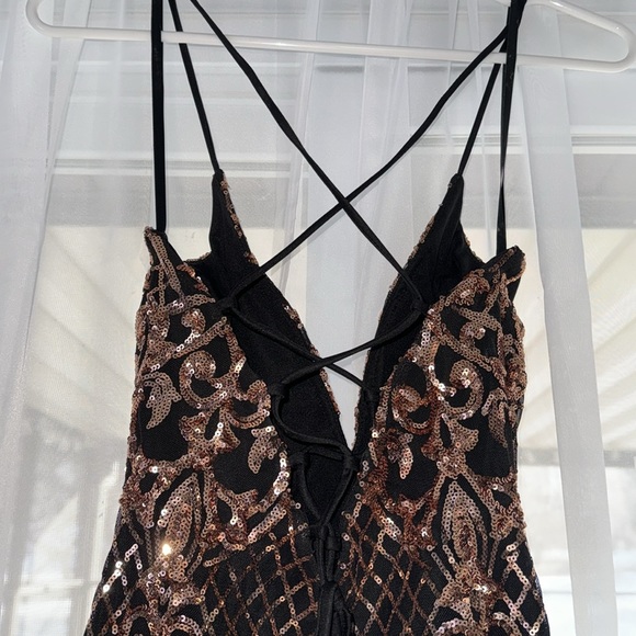Sequin, black and gold dress - Picture 5 of 6